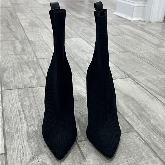 Steve Madden Doler Black Ribbed Knit Stiletto Booties - Picture 5 of 7